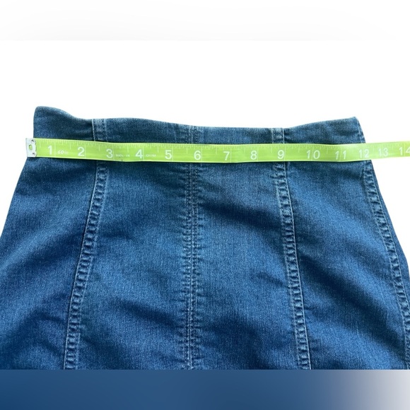 FREE PEOPLE Modern Femme Denim Mini Short Skirt Medium
Stone Wash Size 4 - Picture 6 of 7